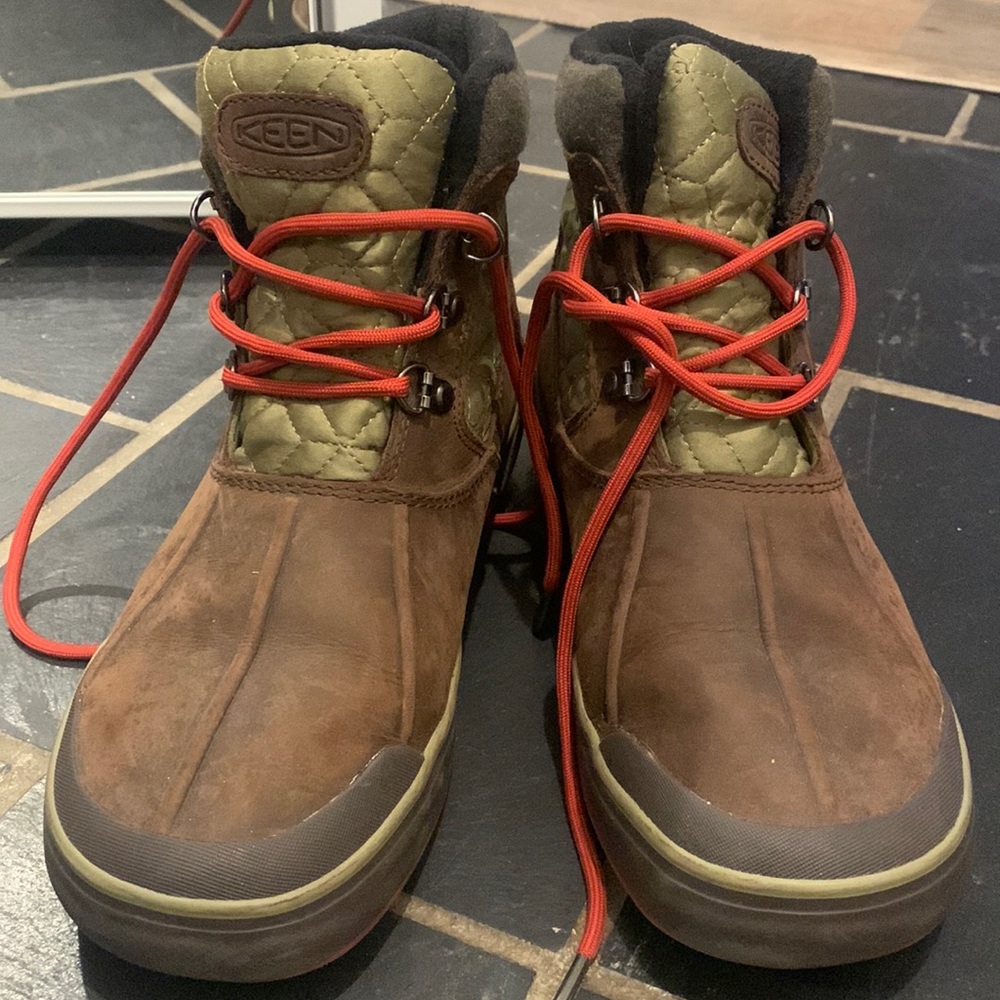 Keen boots size 8